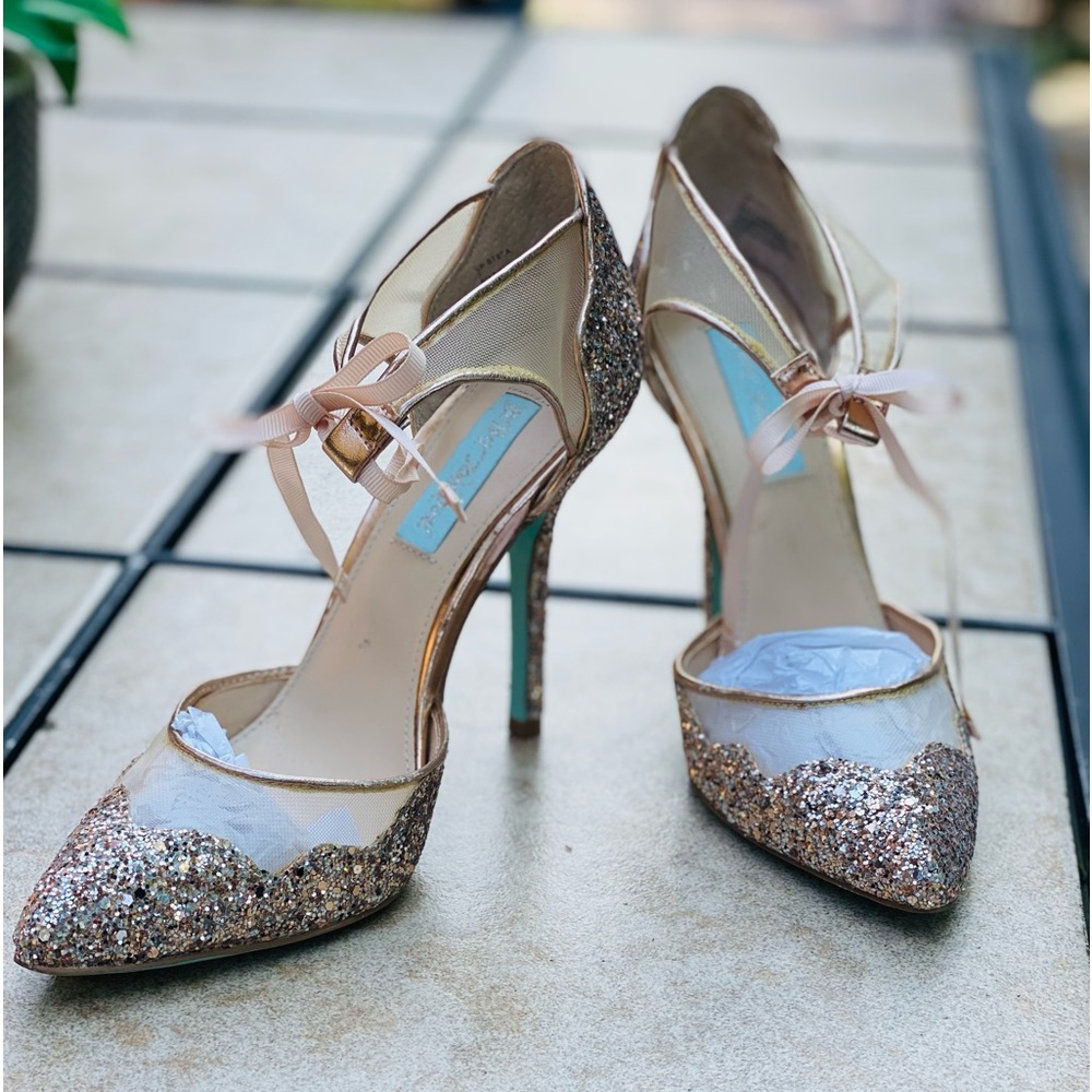 Betsy Johnson gold sparkly heels